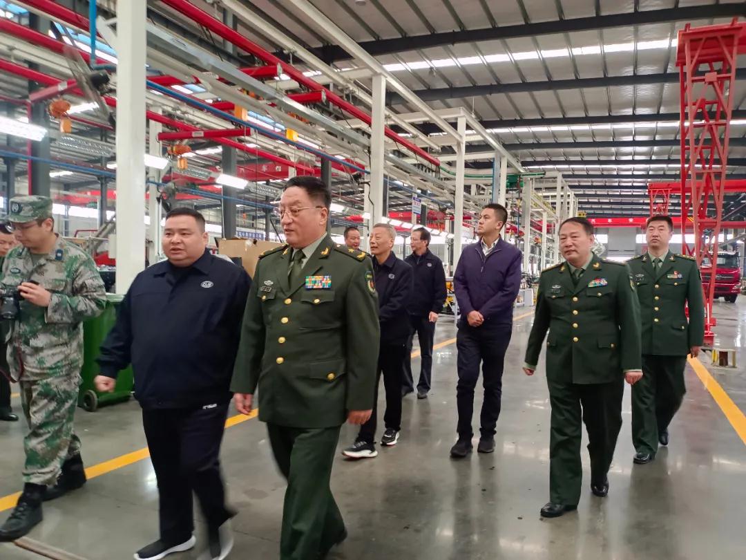省委常委、省軍區(qū)政委視察我公司應(yīng)急產(chǎn)業(yè)發(fā)展?fàn)顩r